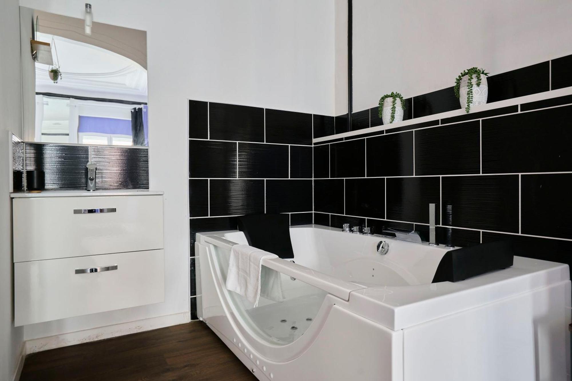 Ng Prestige - Lille L Trichon - Balneo - Netflix - Wifi Apartment Roubaix