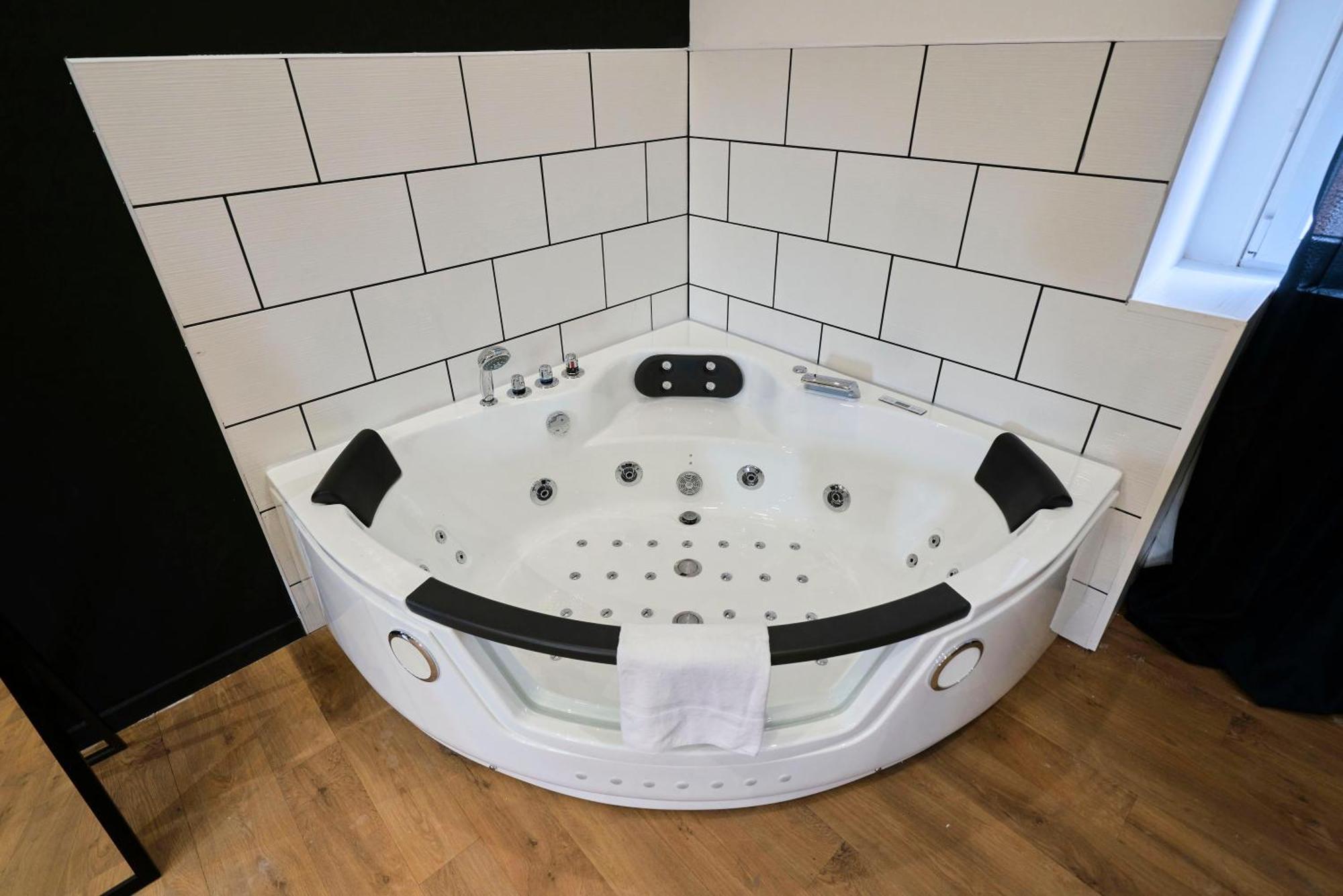 Ng Prestige - Lille L Trichon - Balneo - Netflix - Wifi *